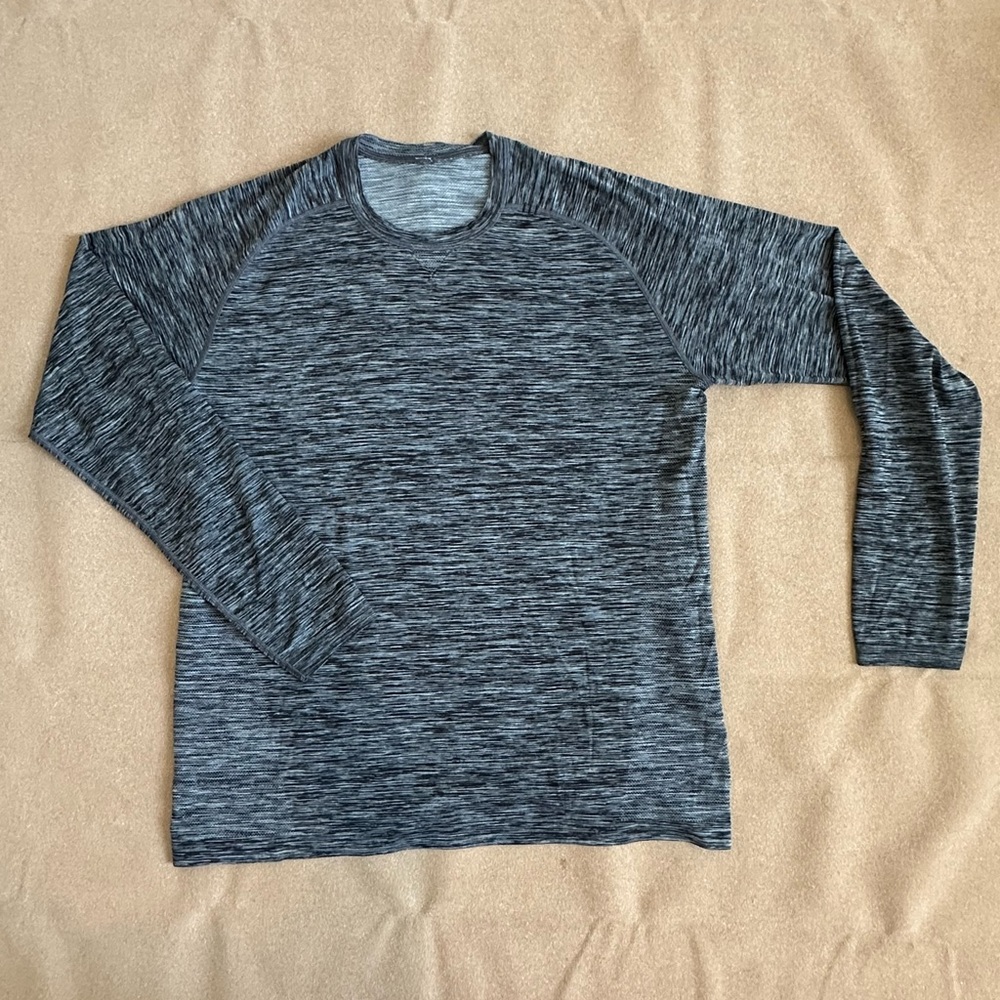 Men’s Lululemon Long Sleeve, size XL